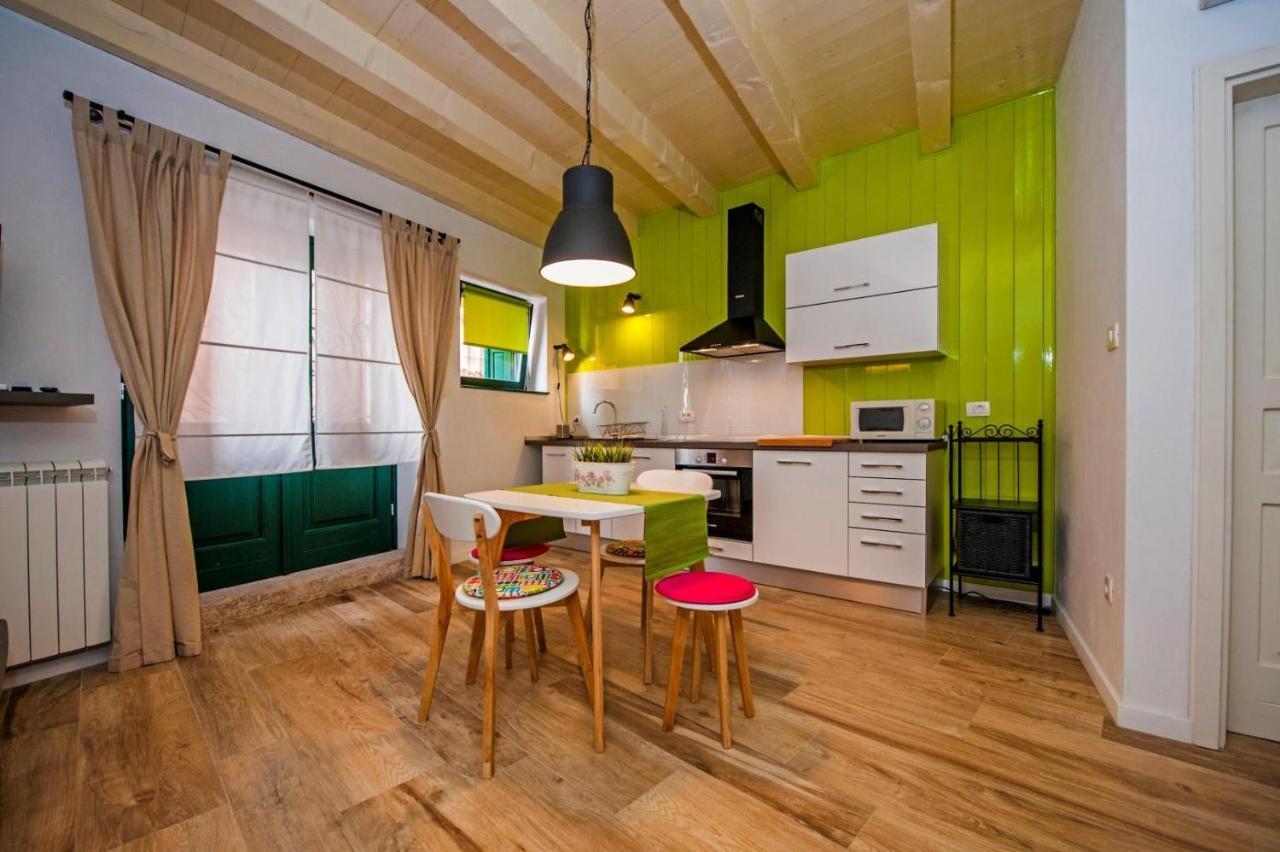 Apartments Tizi Ровінь Екстер'єр фото
