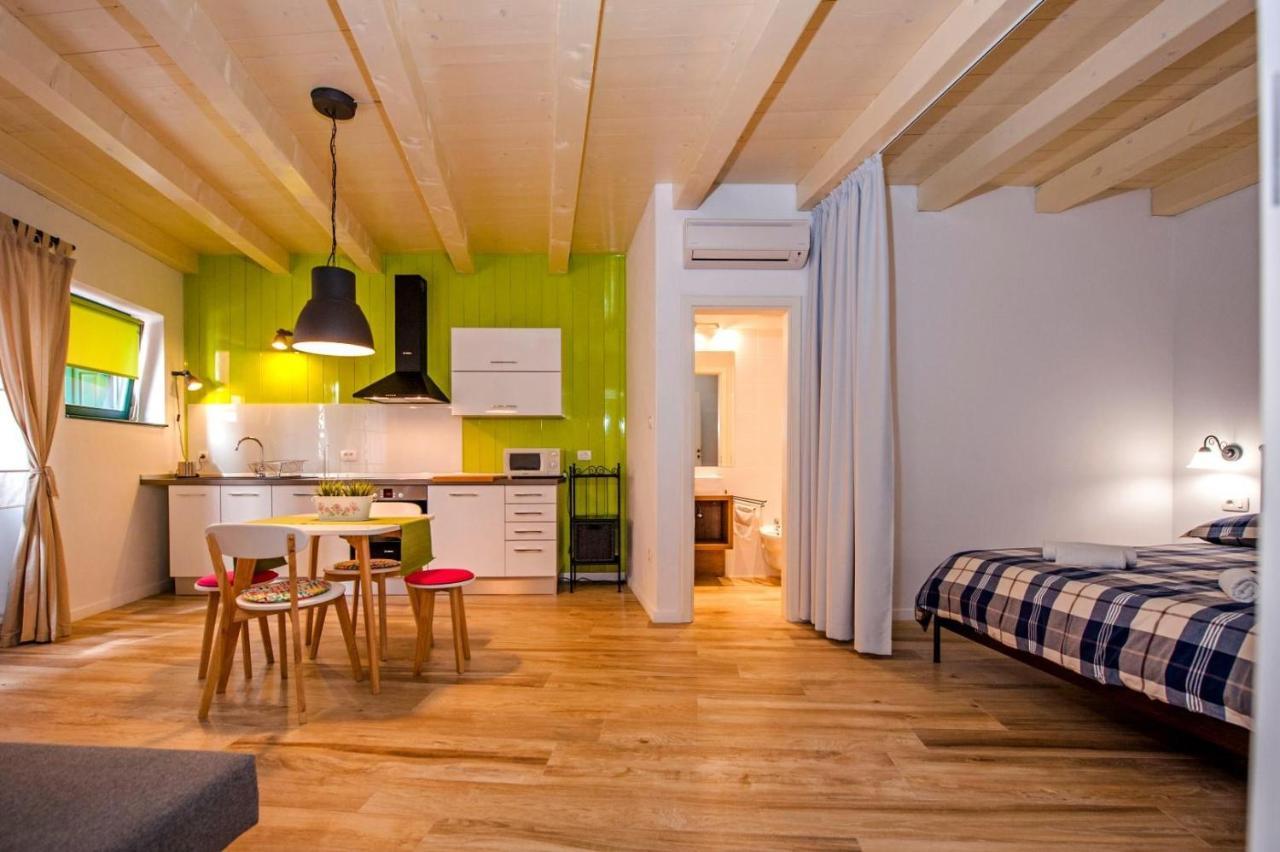 Apartments Tizi Ровінь Екстер'єр фото